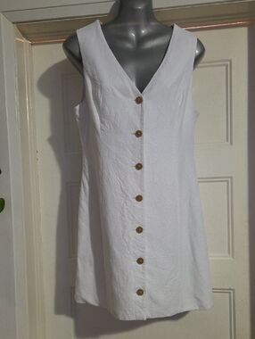 Wilfred White Sleeveless Button-Front V-Neck Mini Dress